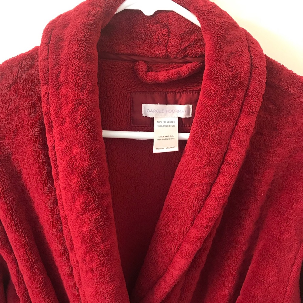 Red robe - Picture 3 of 4